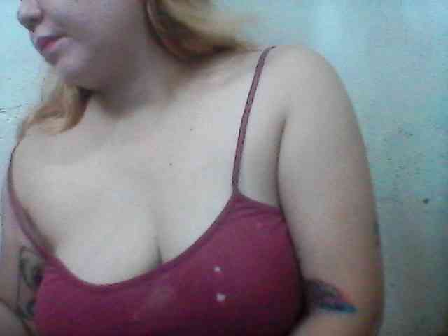 Hotboobies19 webcam