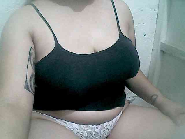 Hotboobies19 webcam