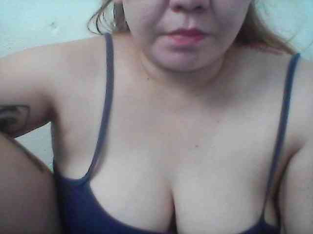 Hotboobies19 webcam