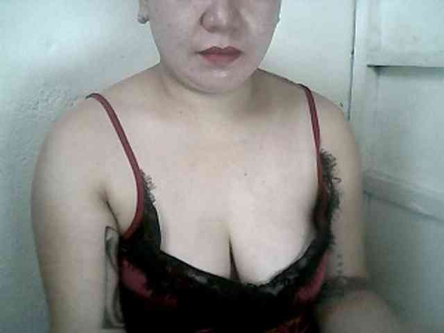 Hotboobies19 webcam