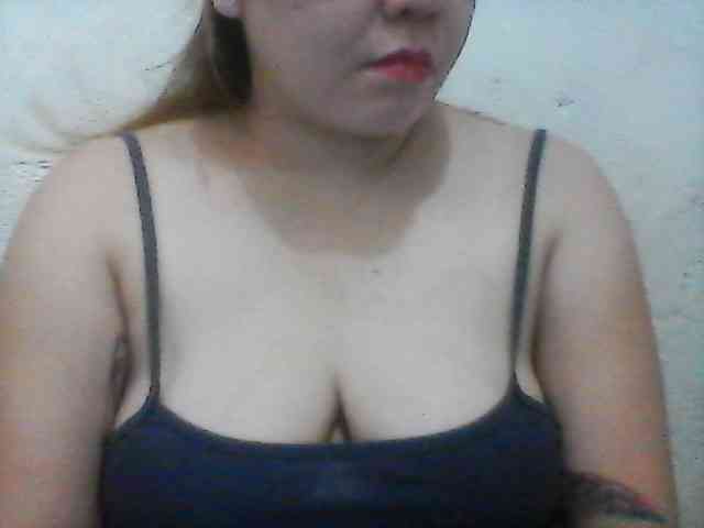 Hotboobies19 webcam