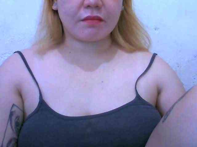 Hotboobies19 webcam
