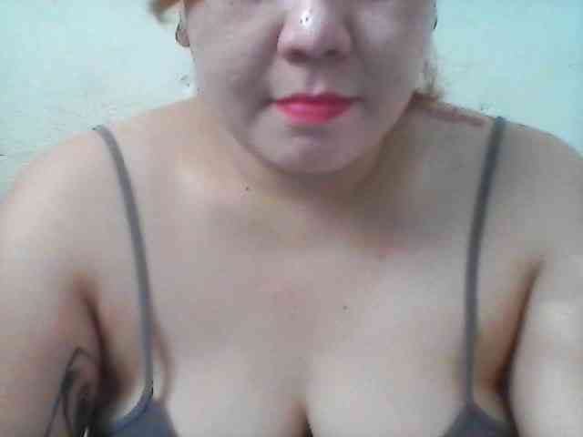 Hotboobies19 webcam