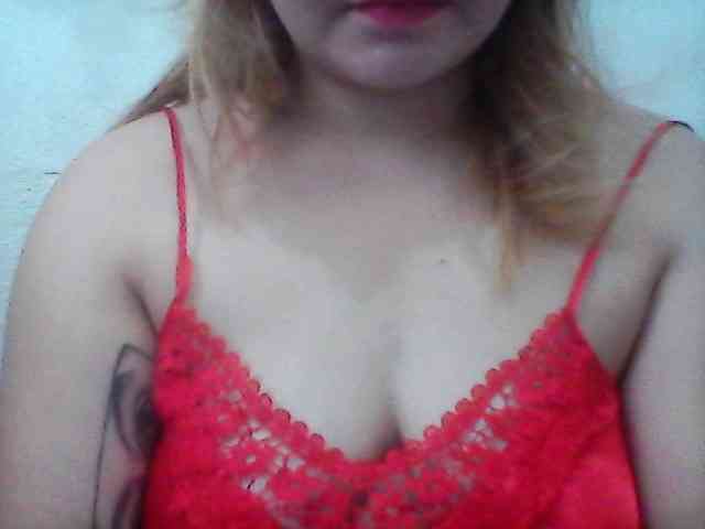 Hotboobies19 webcam