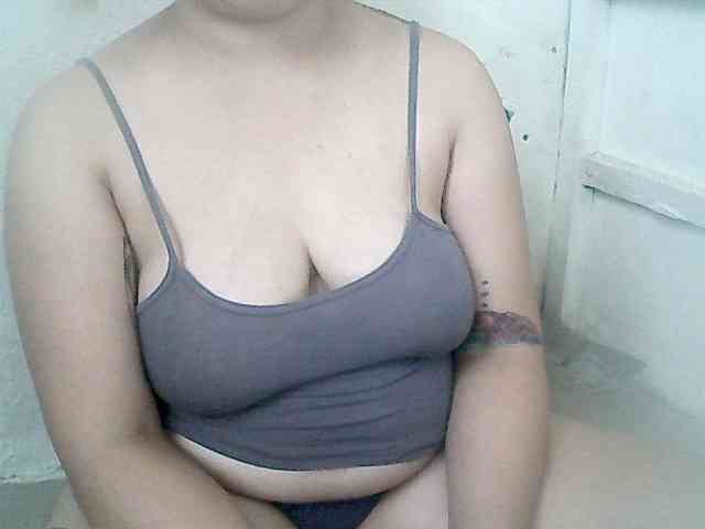 Hotboobies19 webcam