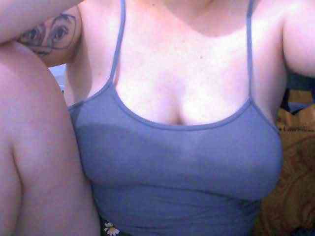 Hotboobies19 webcam