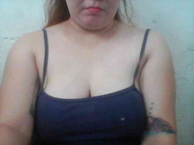 Hotboobies19 webcam
