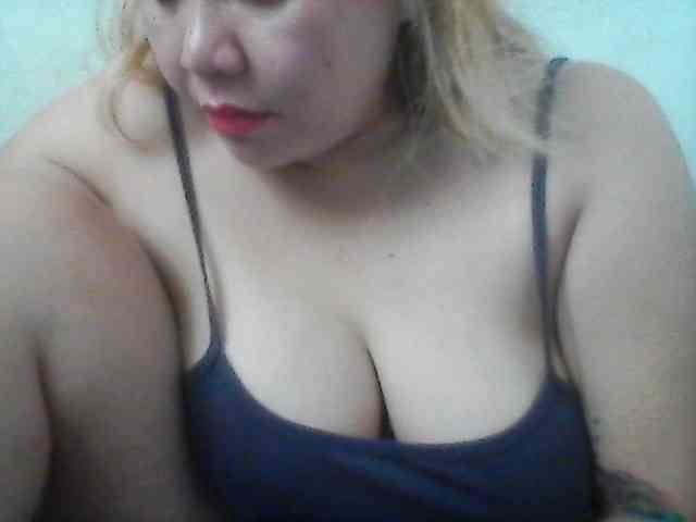 Hotboobies19 webcam