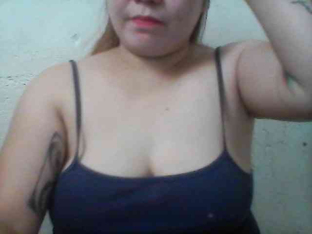 Hotboobies19 webcam