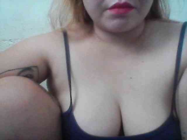 Hotboobies19 webcam