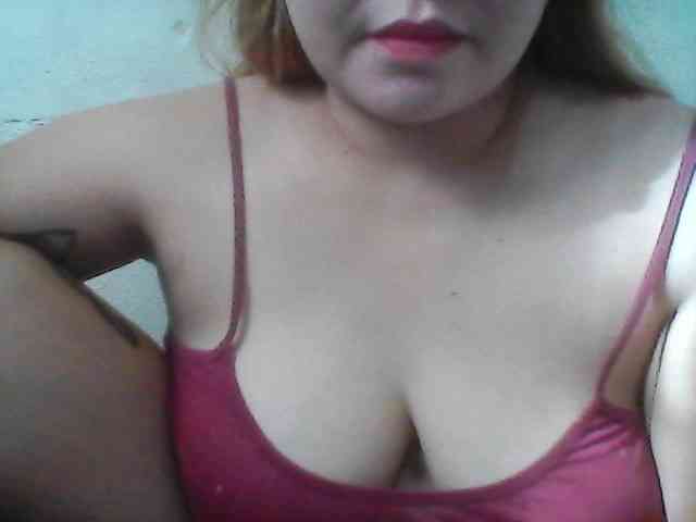 Hotboobies19 webcam