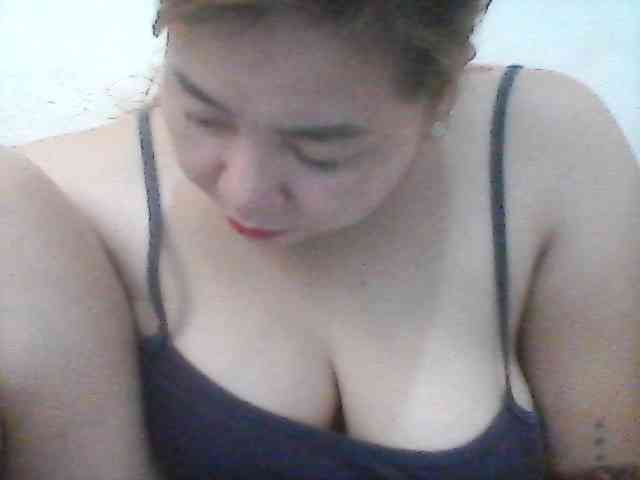 Hotboobies19 webcam