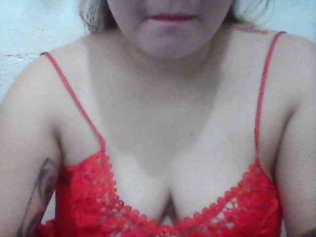 Hotboobies19 webcam