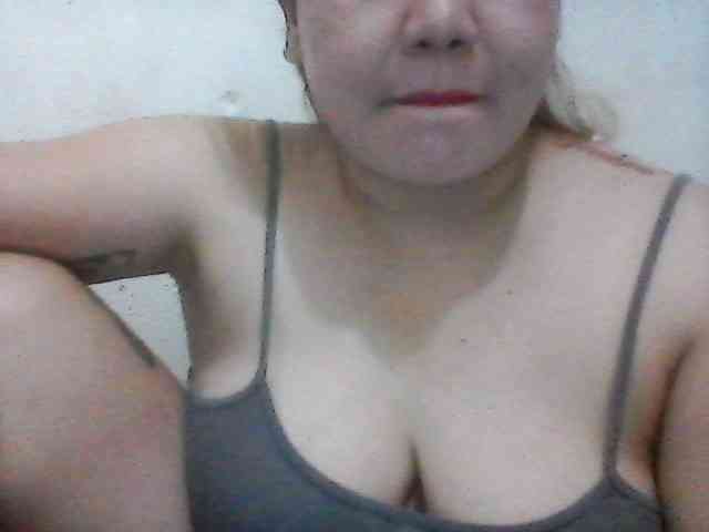 Hotboobies19 webcam