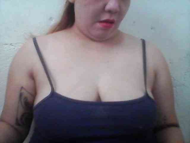 Hotboobies19 webcam