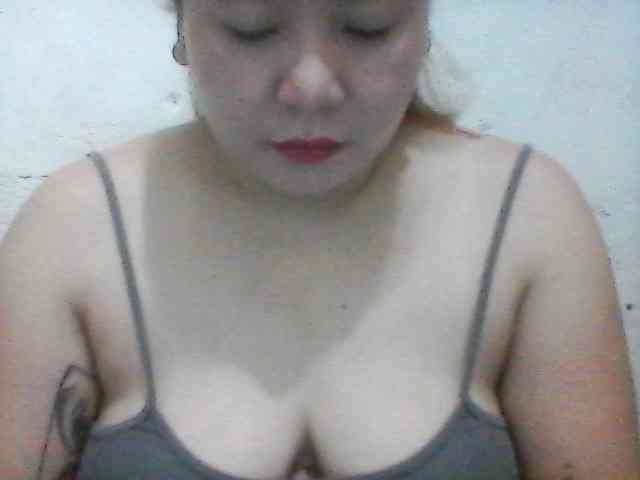 Hotboobies19 webcam