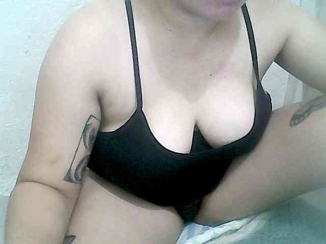 Hotboobies19 webcam