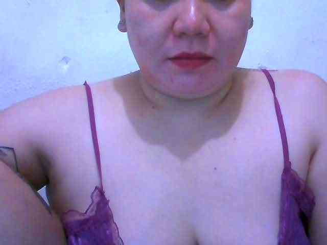 Hotboobies19 Live Webcam on BongaCams