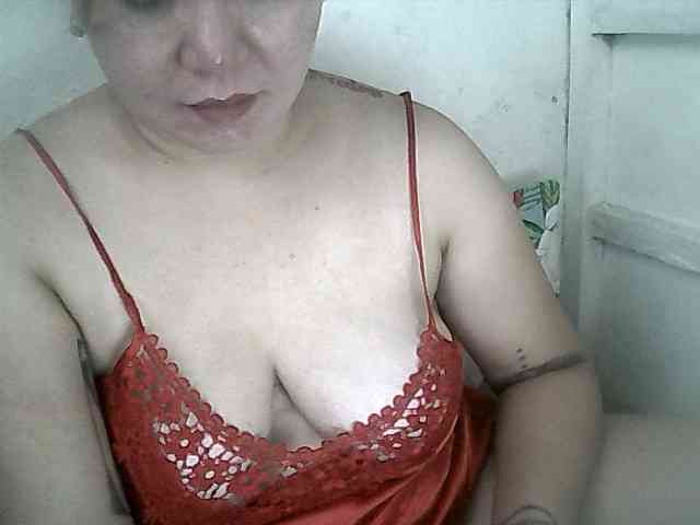 Hotboobies19 webcam