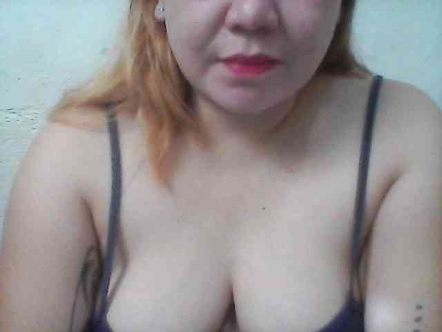Hotboobies19 webcam