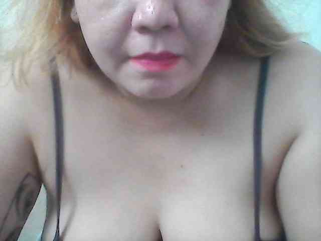 Hotboobies19 webcam