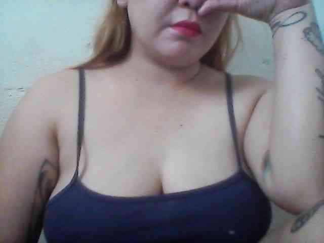 Hotboobies19 webcam