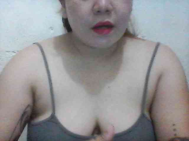 Hotboobies19 webcam