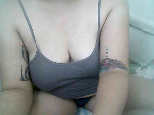 Hotboobies19 webcam