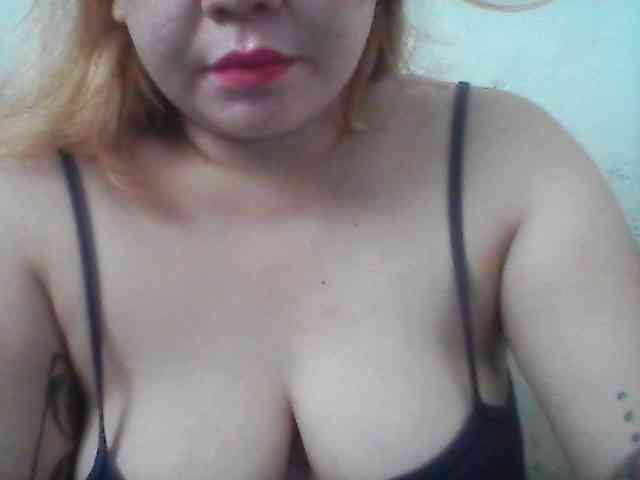Hotboobies19 webcam