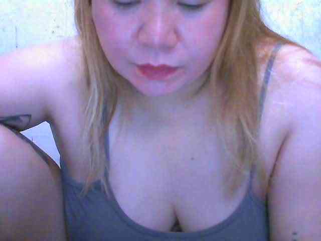 Hotboobies19 webcam