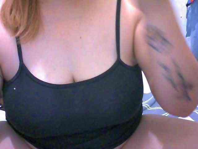Hotboobies19 webcam