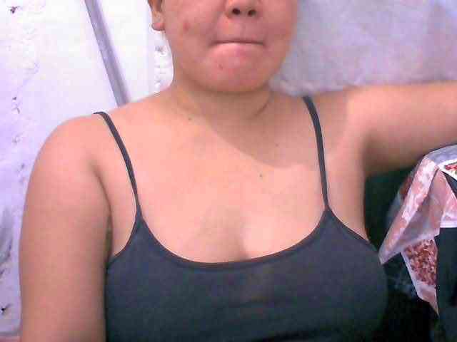 Hotboobies19 webcam