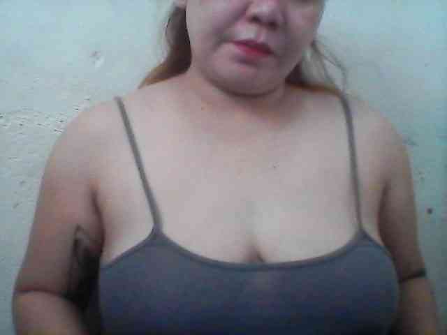 Hotboobies19 webcam