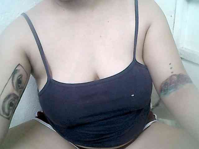 Hotboobies19 webcam