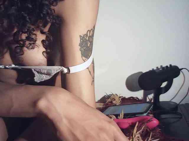 KatyDoll23 webcam