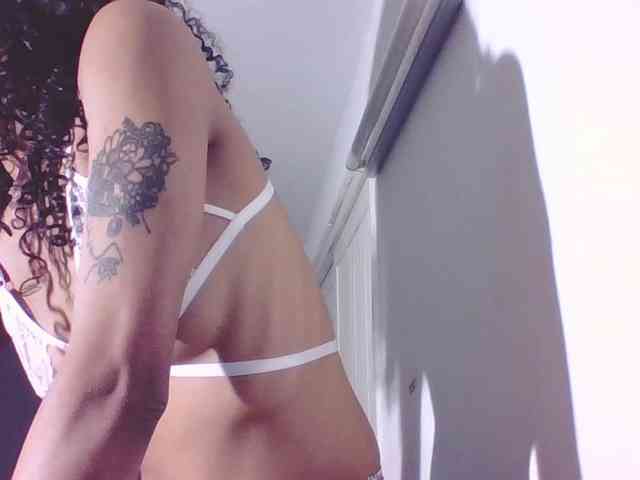 KatyDoll23 webcam
