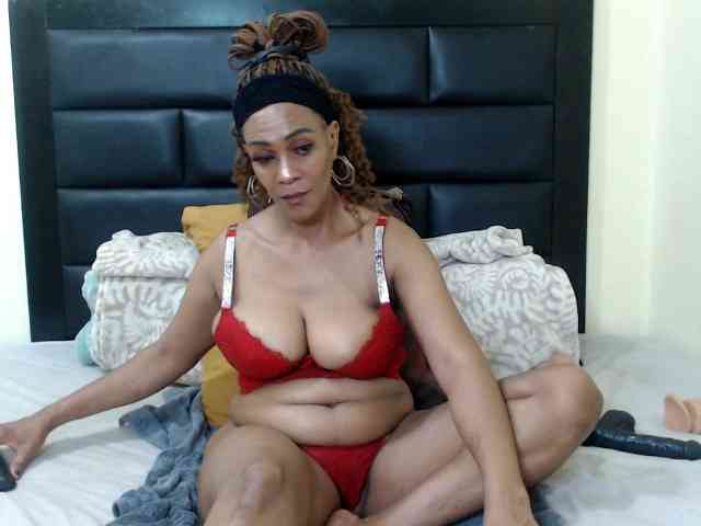 PrettyBoobsXX webcam