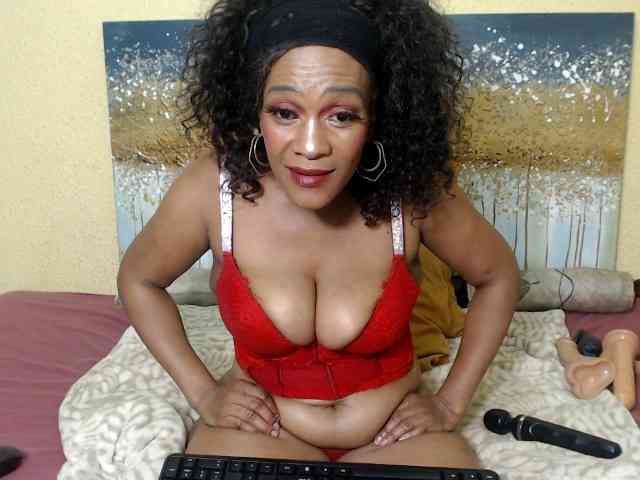 PrettyBoobsXX webcam