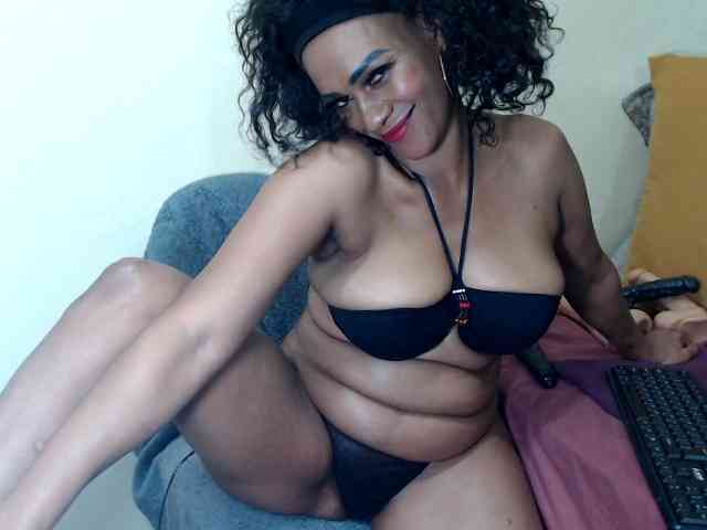 PrettyBoobsXX webcam