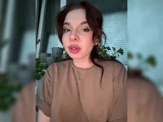 Lady-shy webcam