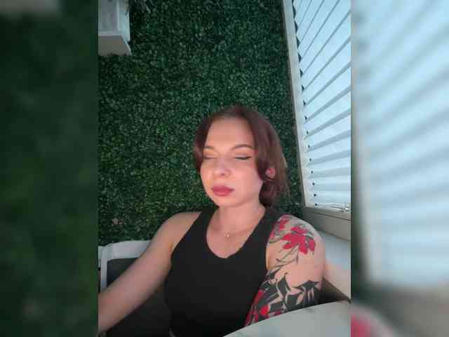 Lady-shy webcam