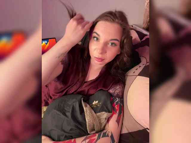 Lady-shy webcam
