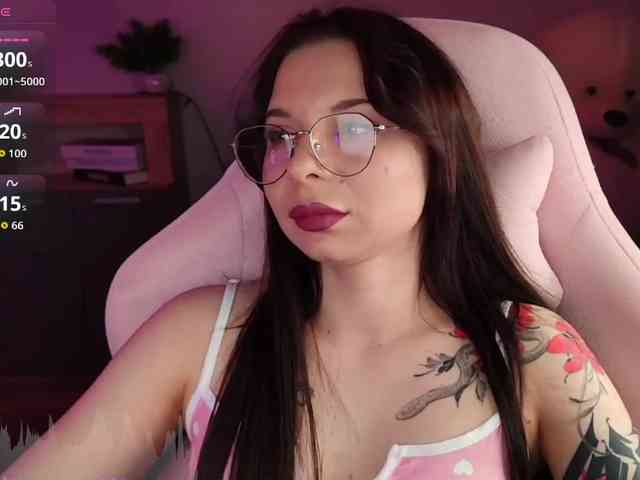 Lady-shy webcam