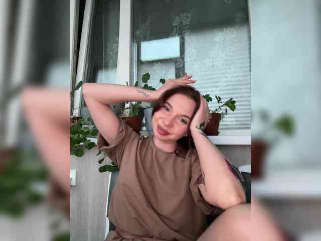 Lady-shy webcam