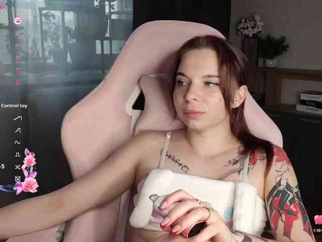Lady-shy webcam