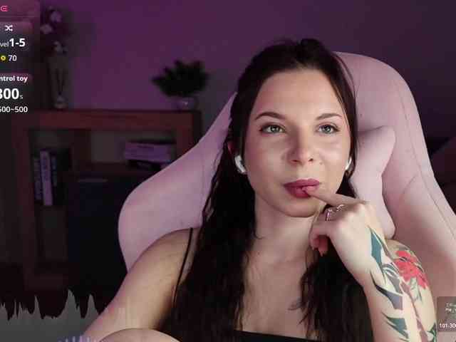 Lady-shy webcam