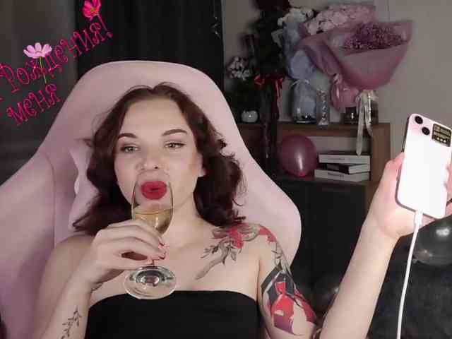 Lady-shy webcam