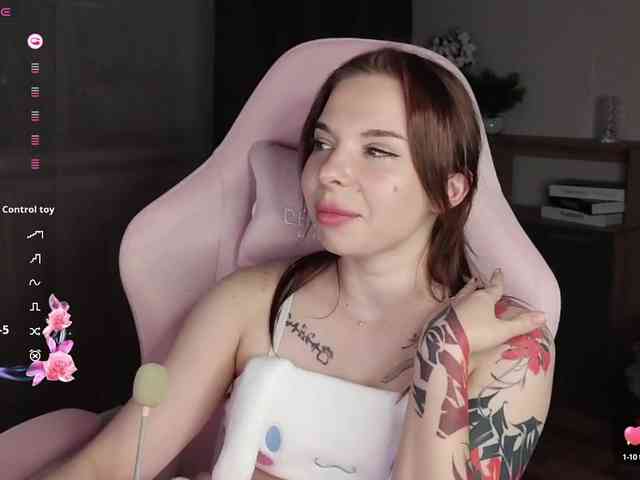 Lady-shy webcam