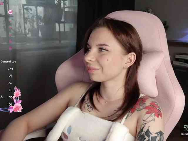 Lady-shy webcam