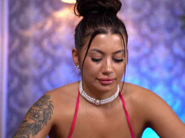 sex show BabyUnholly